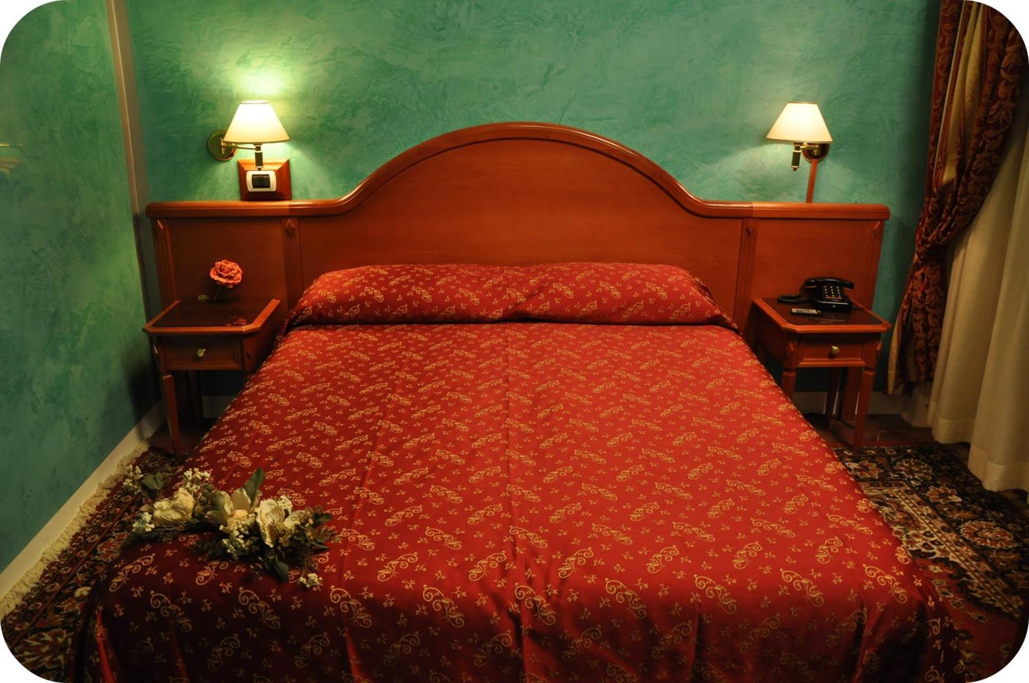 Albergo Sandra โรม ภายนอก รูปภาพ
