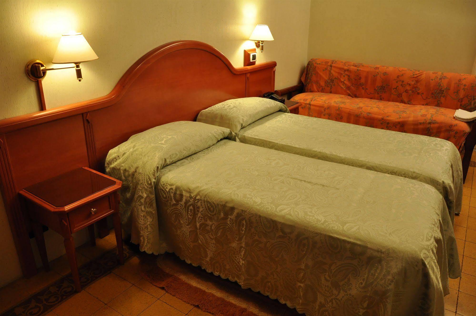 Albergo Sandra โรม ภายนอก รูปภาพ