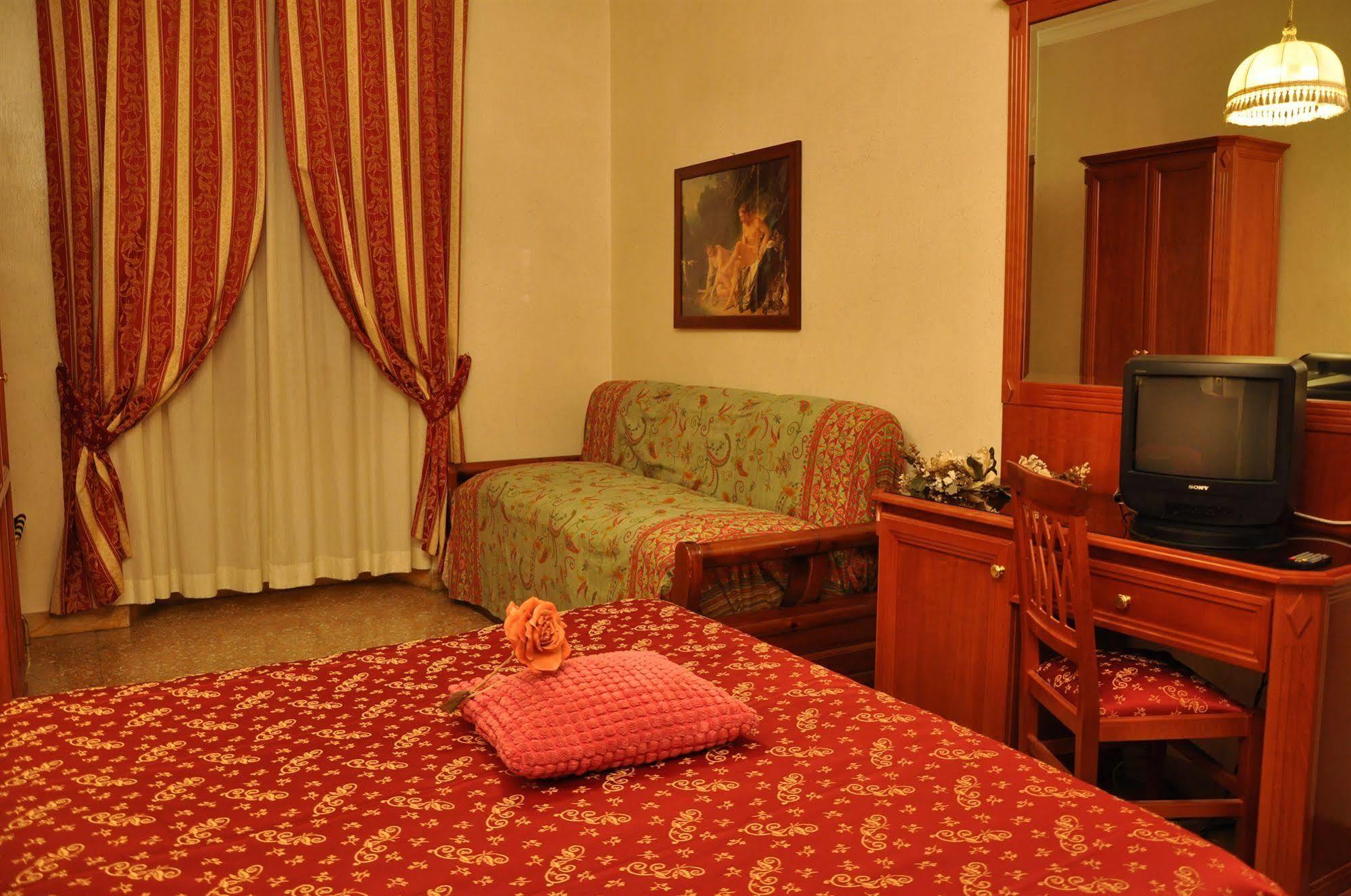 Albergo Sandra โรม ภายนอก รูปภาพ